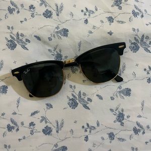 Ray-ban Clubmaster sunnies